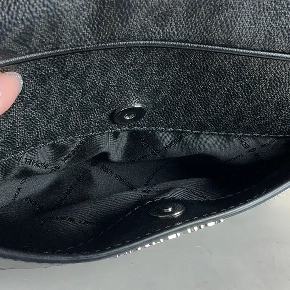 Michael‎ Kors Black Signature MK Camera Crossbody Travel Bag - Picture 5 of 12